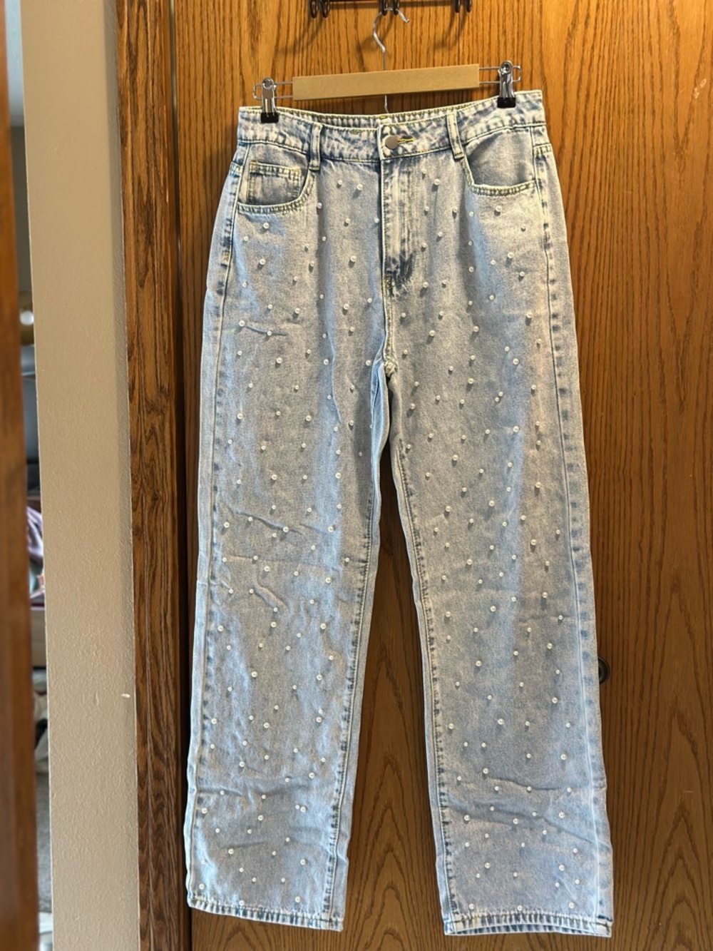 Women's Straight Leg Pearl-Embellished Jeans - Light Wash